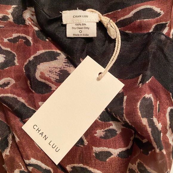 Chan Lulu 100% silk scarf - Picture 4 of 4